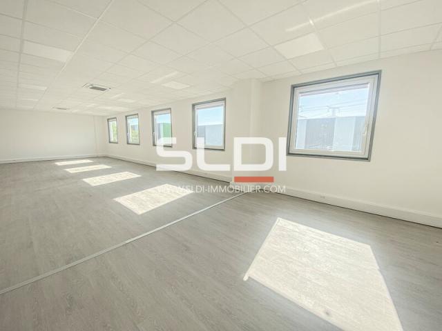 Bureaux A VENDRE - SAINT QUENTIN FALLAVIER - 1 710 m²