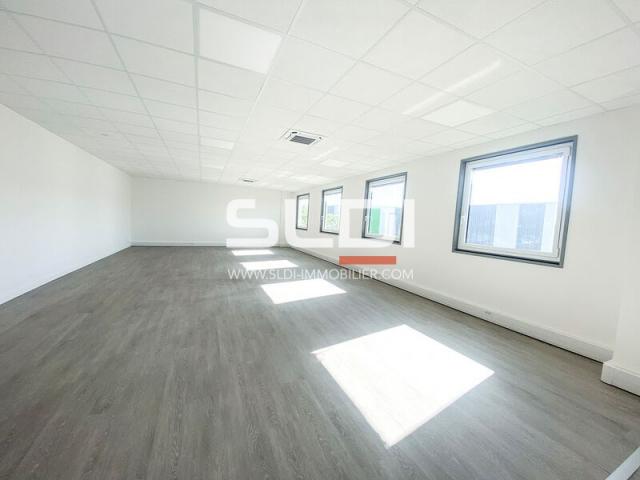 Bureaux A VENDRE - SAINT QUENTIN FALLAVIER - 1 710 m²