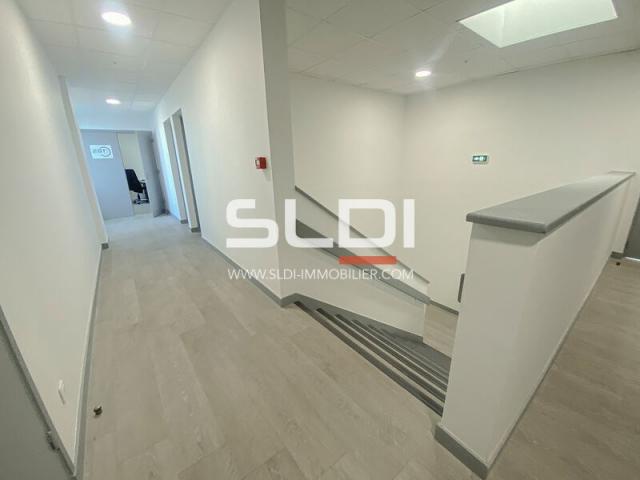 Bureaux A VENDRE - SAINT QUENTIN FALLAVIER - 1 710 m²