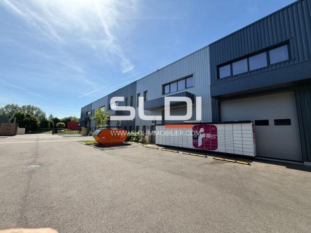 Locaux d'activités A LOUER - BOURGOIN JALLIEU - 1 486 m²