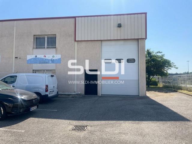 Locaux d'activités A LOUER - CHASSIEU - 177 m²