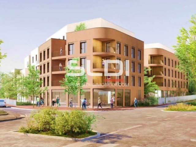 Commerces A VENDRE - DECINES CHARPIEU - 102 m²