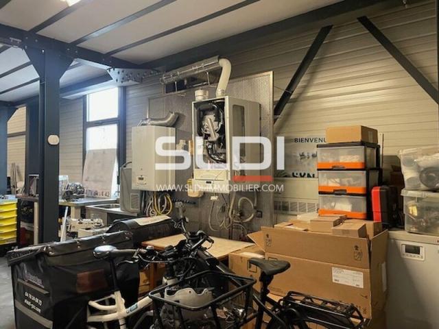 Locaux d'activités A VENDRE - DECINES CHARPIEU - 534 m²