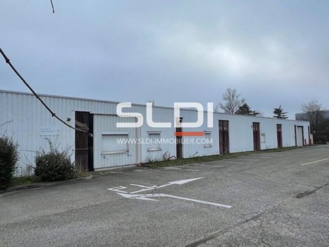 Locaux d'activités A LOUER - RILLIEUX LA PAPE - 3 200 m²