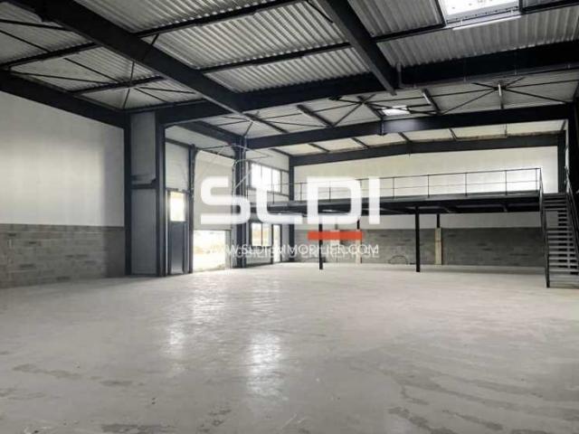 Locaux d'activités A VENDRE - FRANS - 538 m²