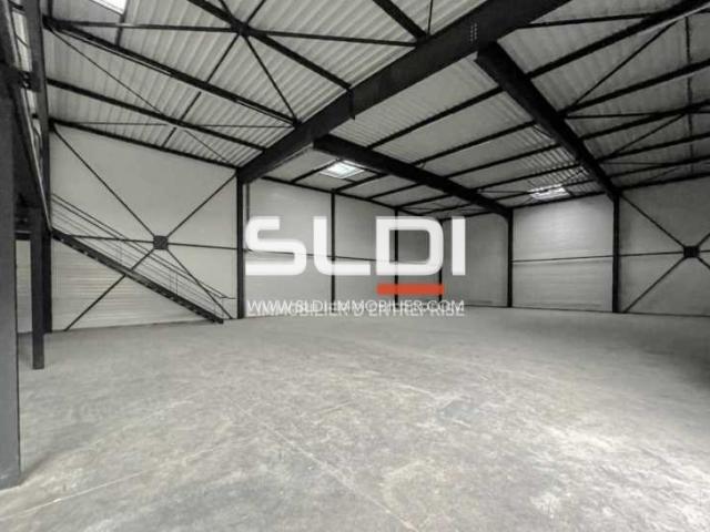 Locaux d'activités A VENDRE - FRANS - 538 m²