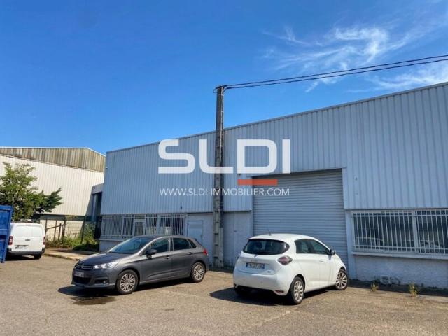 Locaux d'activités A LOUER - CHASSIEU - 380 m²