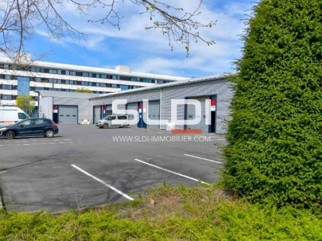 Locaux d'activités A LOUER - LYON - 372 m²
