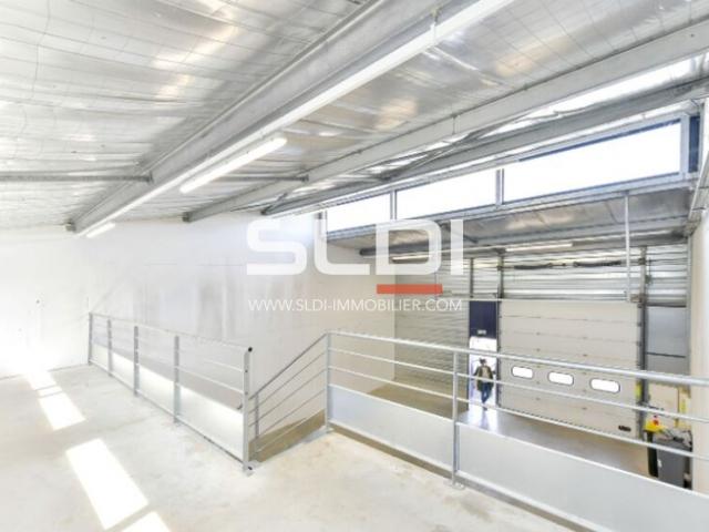 Locaux d'activités A LOUER - LYON - 372 m²