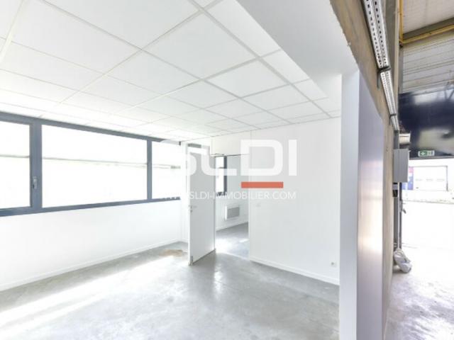 Locaux d'activités A LOUER - LYON - 372 m²