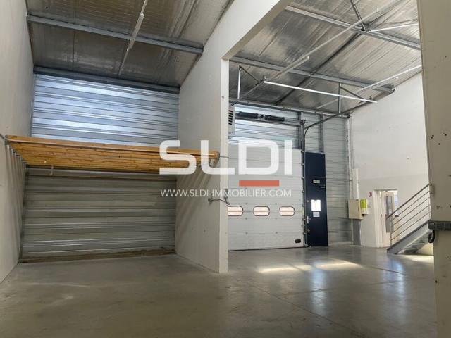 Locaux d'activités A LOUER - LYON - 372 m²