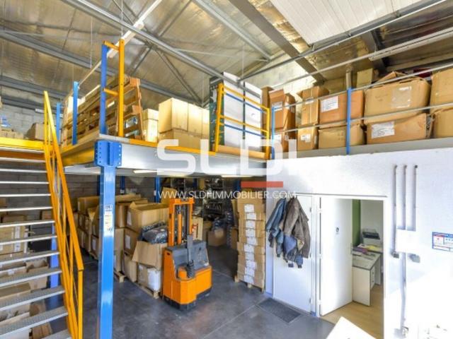 Locaux d'activités A LOUER - LYON - 416 m²