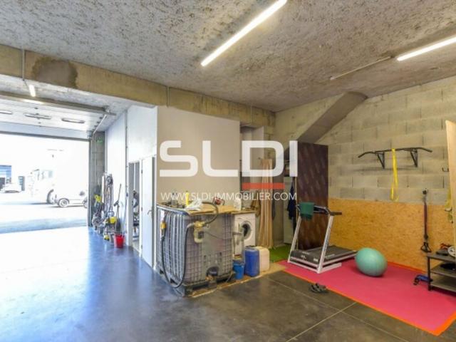 Locaux d'activités A LOUER - LYON - 416 m²