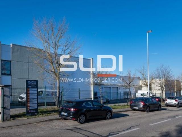 Locaux d'activités A LOUER - RILLIEUX LA PAPE - 135 m²