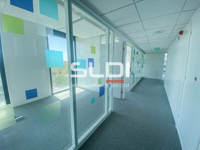 Bureaux A LOUER - VAULX EN VELIN - 4 125 m²