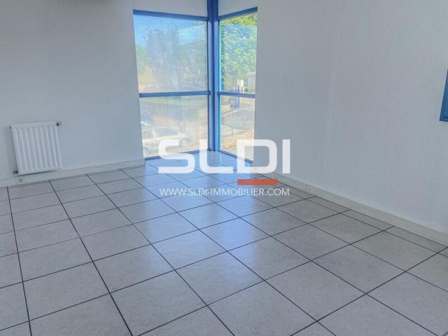Locaux d'activités A LOUER - BELIGNEUX - 3 480 m²