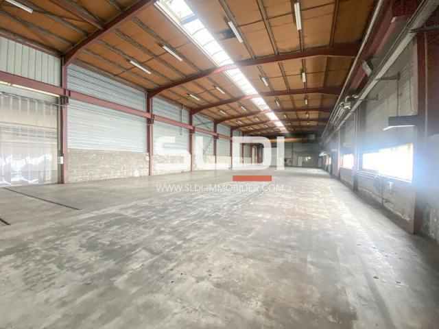 Locaux d'activités A LOUER - BELIGNEUX - 3 480 m²