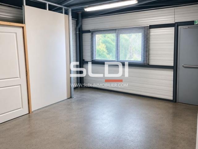 Locaux d'activités A LOUER - VAULX EN VELIN - 679 m²