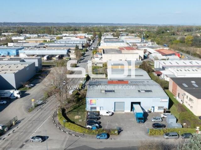 Locaux d'activités A LOUER - VAULX EN VELIN - 679 m²