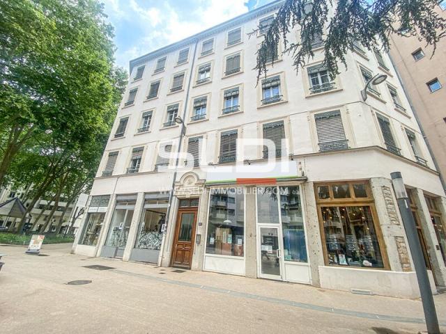 Commerces A LOUER - LYON - 78 m²