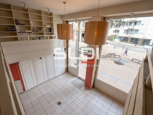 Commerces A LOUER - LYON - 78 m²