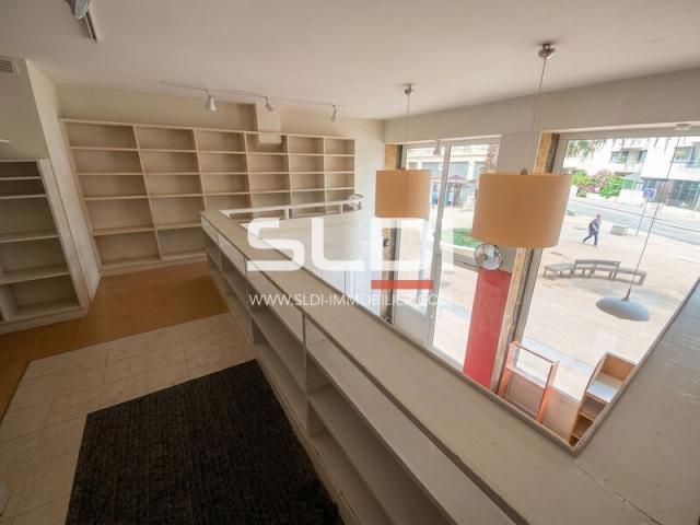 Commerces A LOUER - LYON - 78 m²
