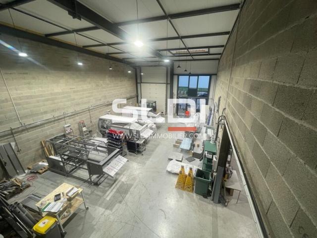 Locaux d'activités A VENDRE OU A LOUER - TREVOUX - 464 m²