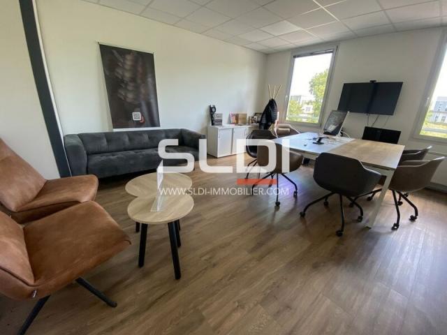 Bureaux A VENDRE - BRON - 139 m²
