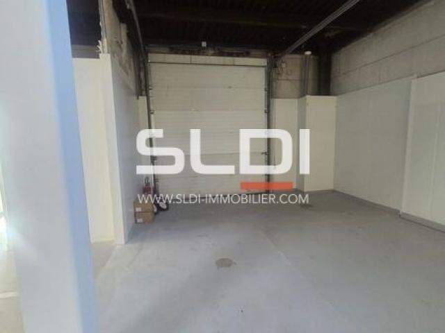 Locaux d'activités A LOUER - SAINT ETIENNE - 1 085 m²