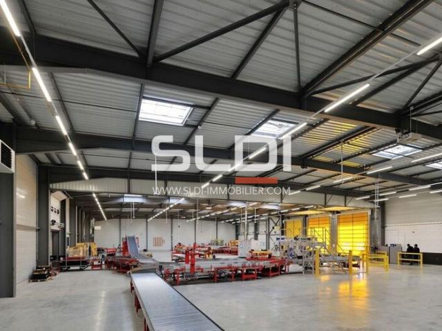 Locaux d'activités A VENDRE - BEYNOST - 5 000 m²