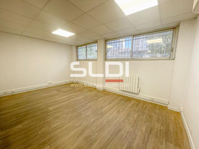 Bureaux A VENDRE OU A LOUER - LYON - 65 m²