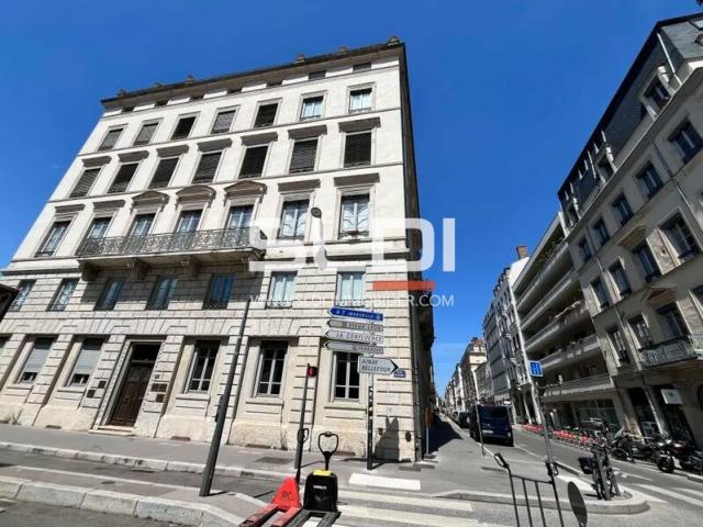Bureaux A LOUER - LYON - 51 m²