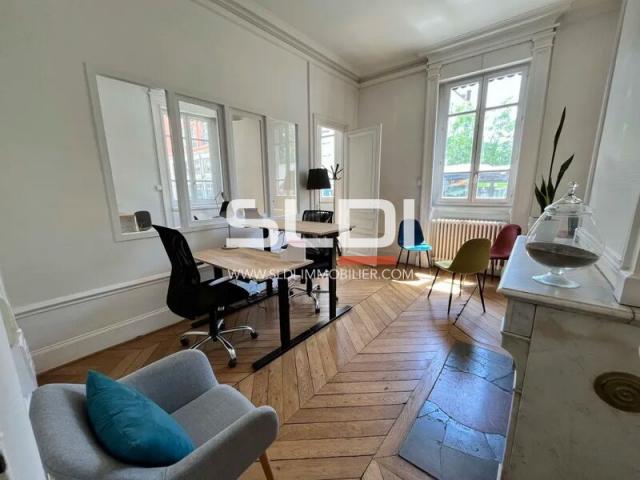 Bureaux A LOUER - LYON - 51 m²