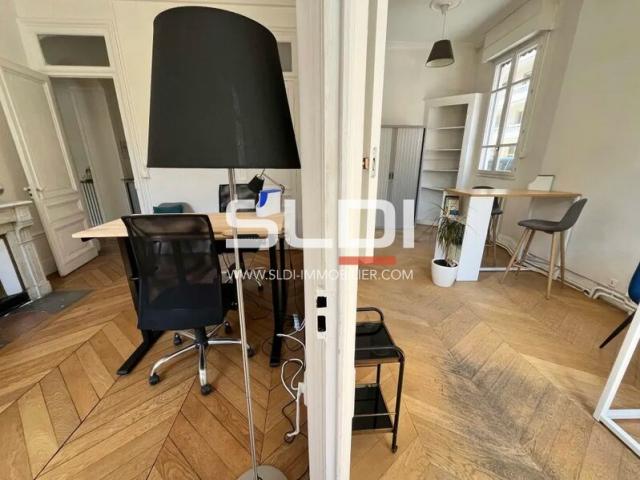 Bureaux A LOUER - LYON - 51 m²