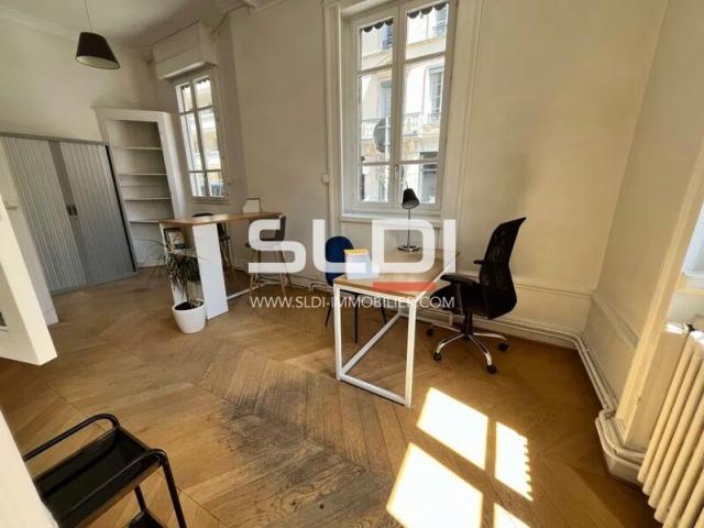 Bureaux A LOUER - LYON - 51 m²