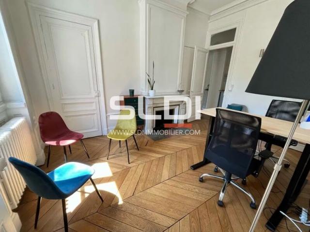 Bureaux A LOUER - LYON - 51 m²