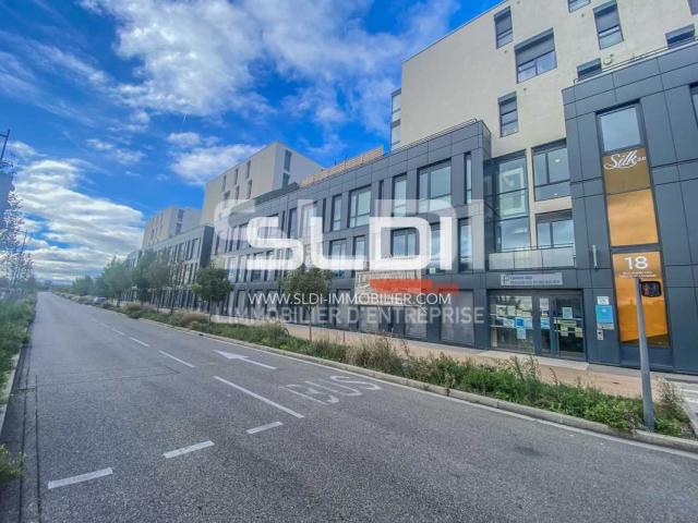 Bureaux A LOUER - VAULX EN VELIN - 234 m²