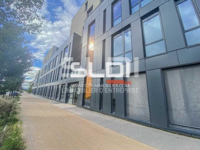 Bureaux A LOUER - VAULX EN VELIN - 234 m²