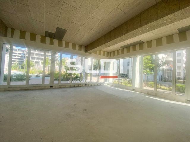 Commerces A VENDRE - LYON - 162 m²