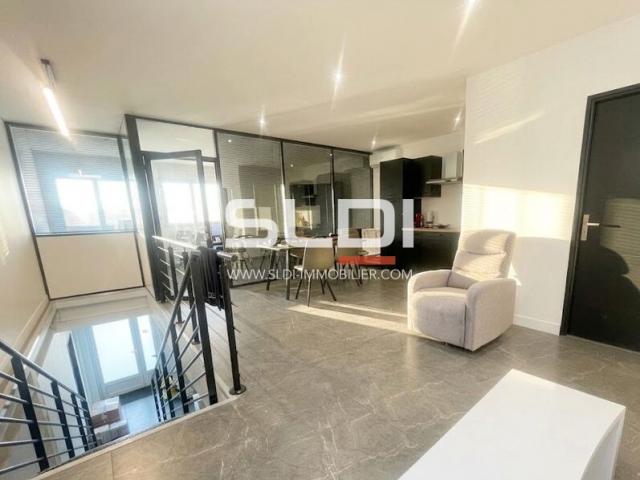 Locaux d'activités A LOUER - SATHONAY CAMP - 375 m²