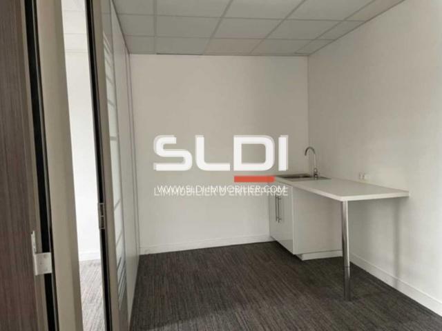 Bureaux A LOUER - VENISSIEUX - 106 m²