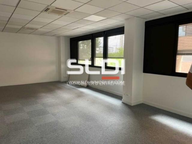 Bureaux A LOUER - VENISSIEUX - 106 m²