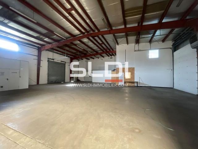 Locaux d'activités A LOUER - MORNANT - 880 m²