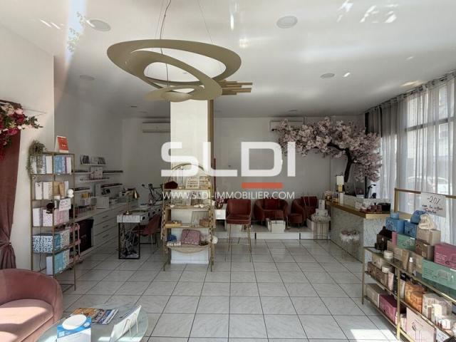Commerces A LOUER - VILLEFRANCHE SUR SAONE - 102 m²
