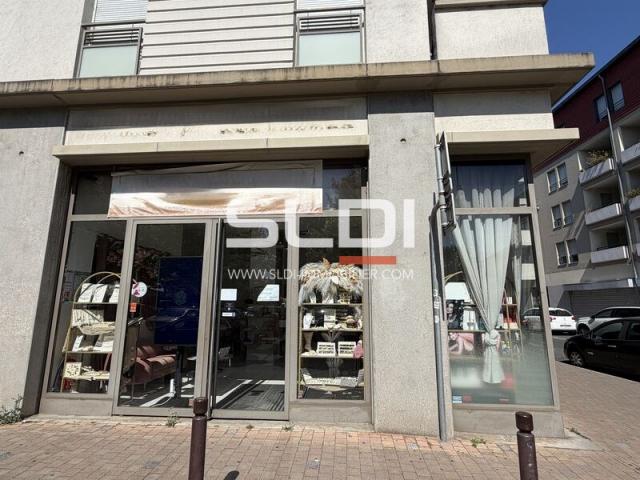Commerces A LOUER - VILLEFRANCHE SUR SAONE - 102 m²