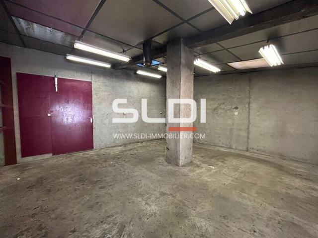 Commerces A LOUER - VILLEURBANNE - 195 m²