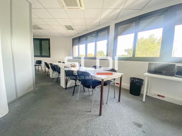 Bureaux A VENDRE OU A LOUER - LIMONEST - 650 m²