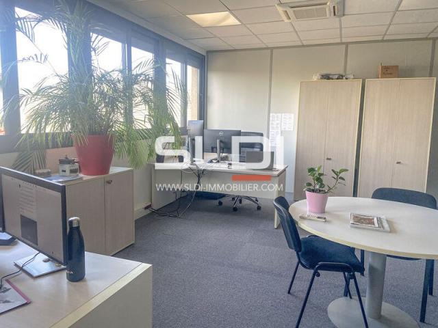 Bureaux A VENDRE OU A LOUER - LIMONEST - 650 m²