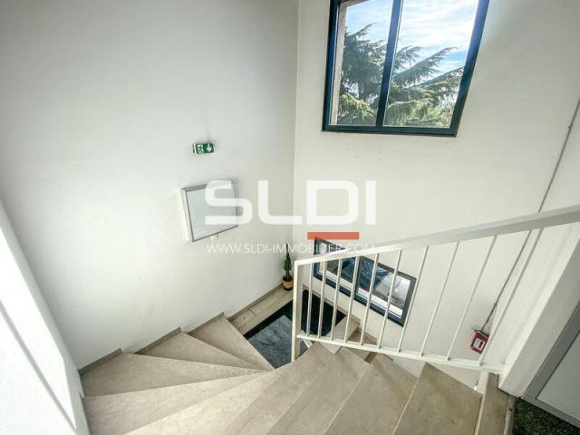 Bureaux A VENDRE OU A LOUER - LIMONEST - 650 m²
