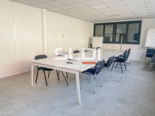 Bureaux A VENDRE OU A LOUER - LIMONEST - 650 m²